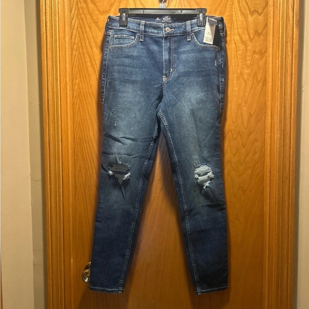 Hollister Skinny Blue Jeans with Tapered Leg